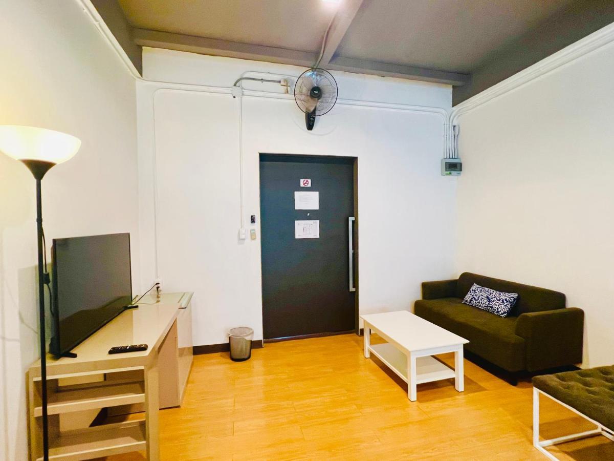 Daraya Hostel Бангкок Экстерьер фото