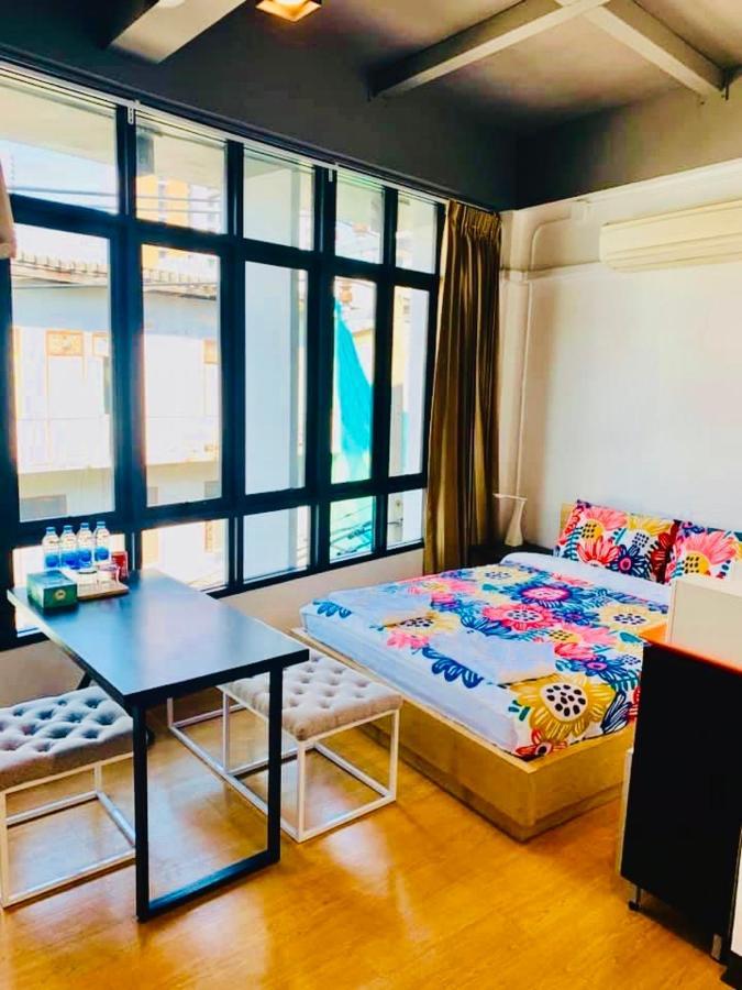 Daraya Hostel Бангкок Экстерьер фото