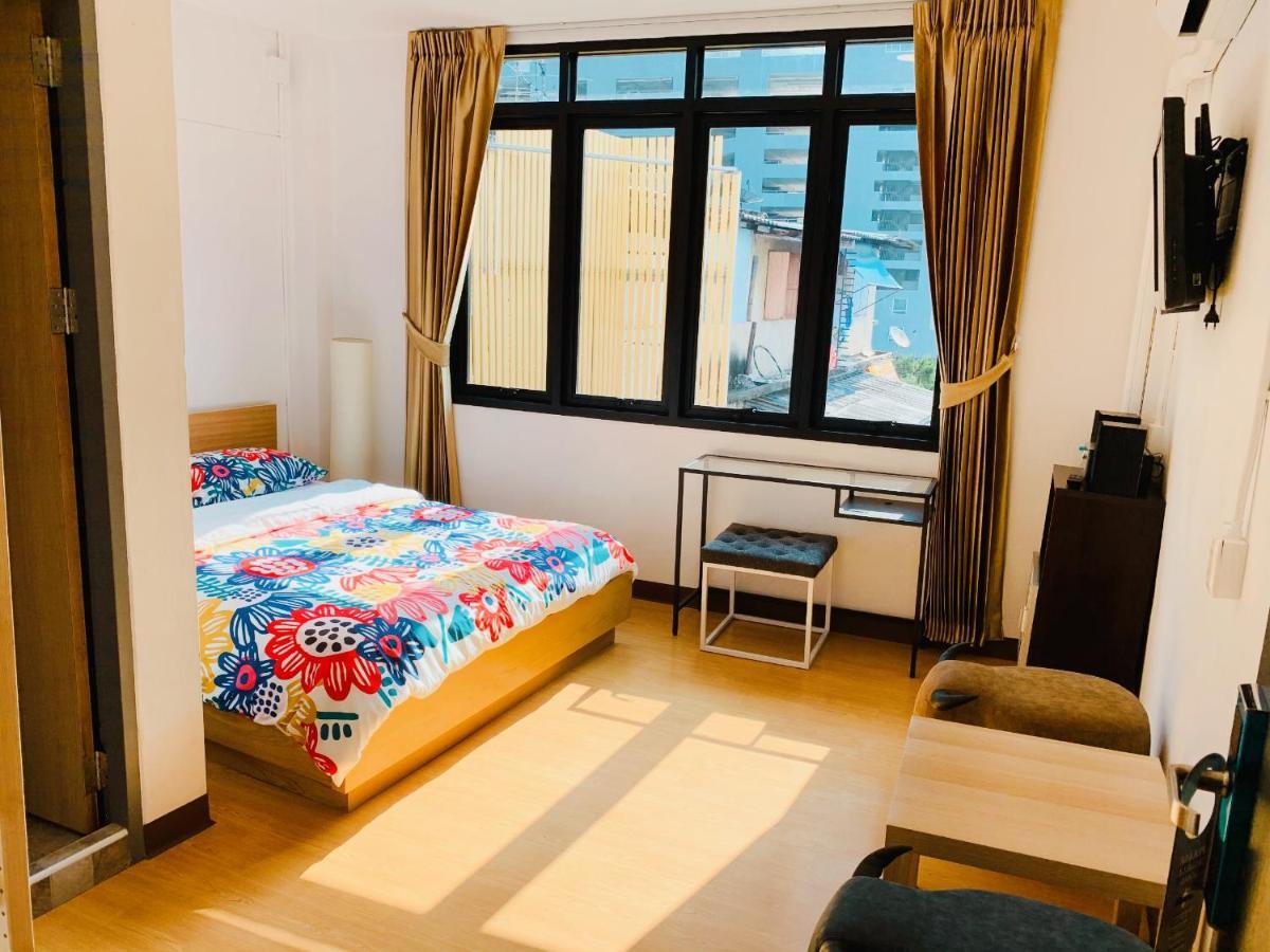 Daraya Hostel Бангкок Экстерьер фото